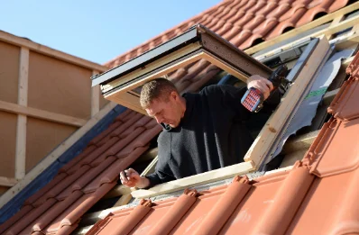 Pose de fenêtres de toit Velux à Royères